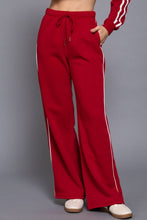Load image into Gallery viewer, Contrast Line Detail Sweatpants
