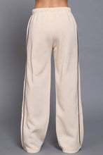 Load image into Gallery viewer, Contrast Line Detail Sweatpants