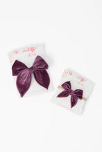 Load image into Gallery viewer, Classic Velvet Hair Bows