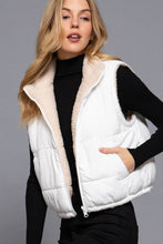 Load image into Gallery viewer, Reversible Fur Padding Vest