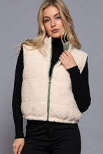 Load image into Gallery viewer, Reversible Fur Padding Vest